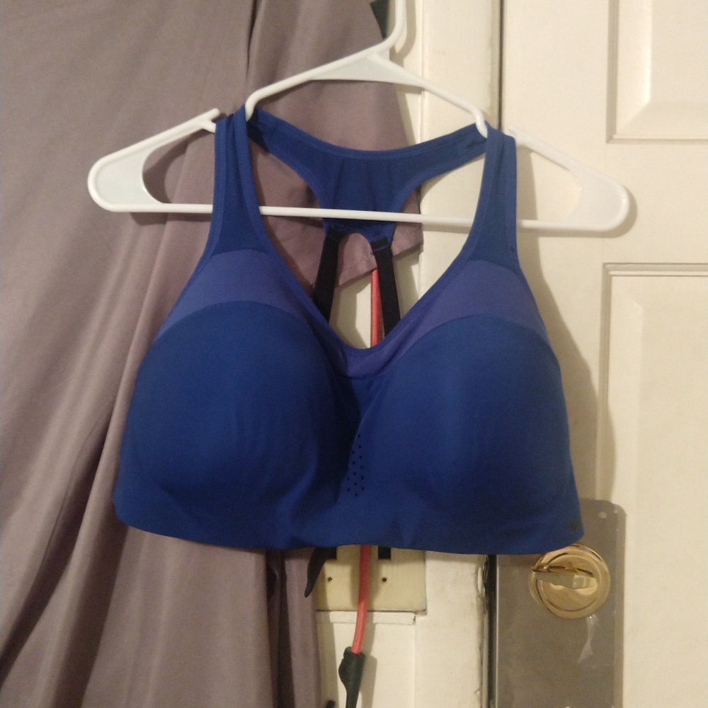 Ladies Nike Alpha High Support Bra,, sz. 38D